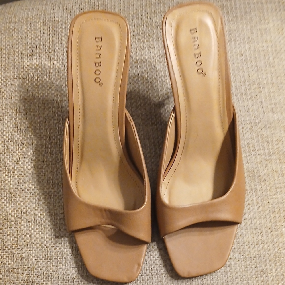 Bamboo Women's Tan Slide Sandals Size 9 -- 2 1/2 Inch Heels